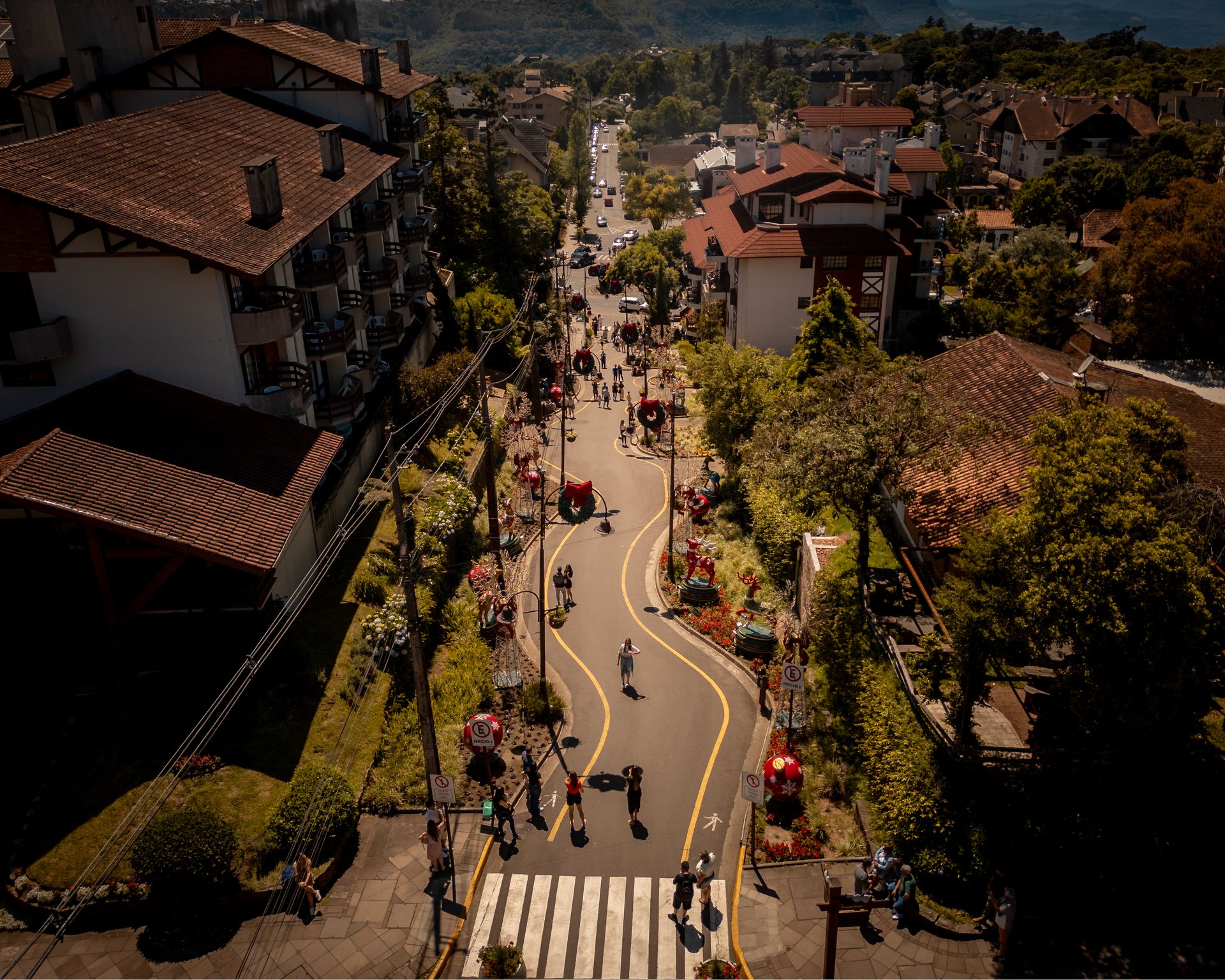 Vista aérea da Rua Torta em Gramado