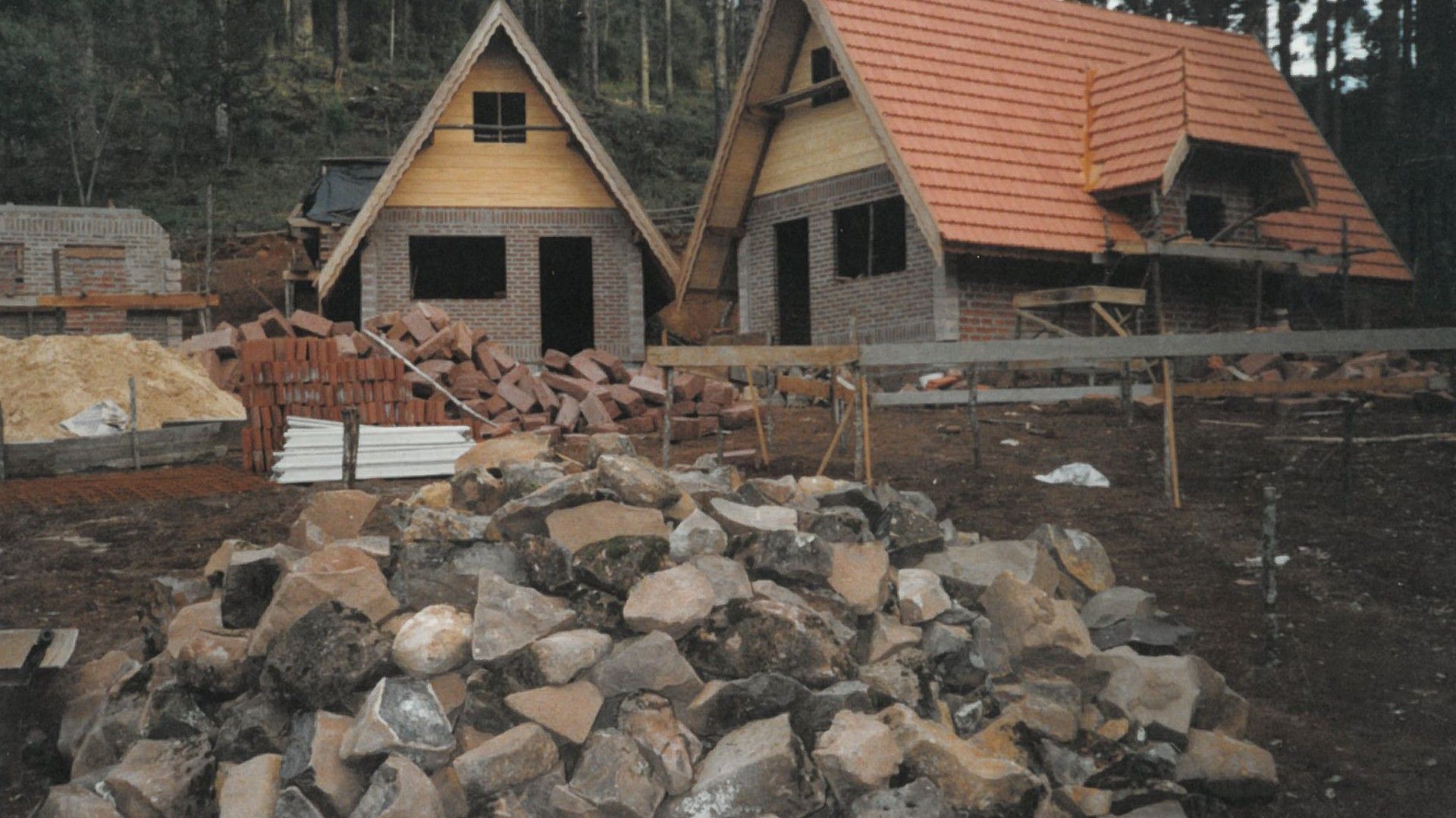 Obras dos chalés da Família Fioreze